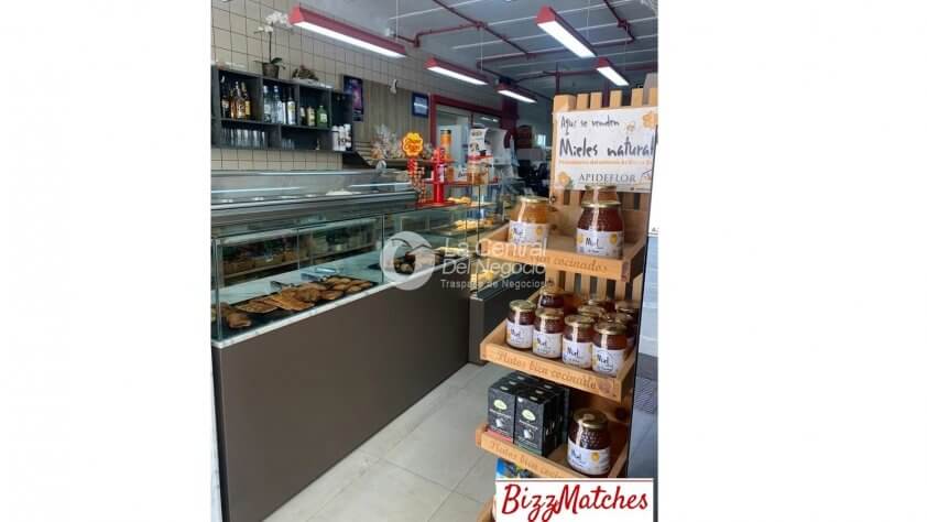 Traspaso Panadería + Food Café + Tienda de Administración de loterías en pequeño pueblo de Sierra Espuña, Murcia Ref.026W