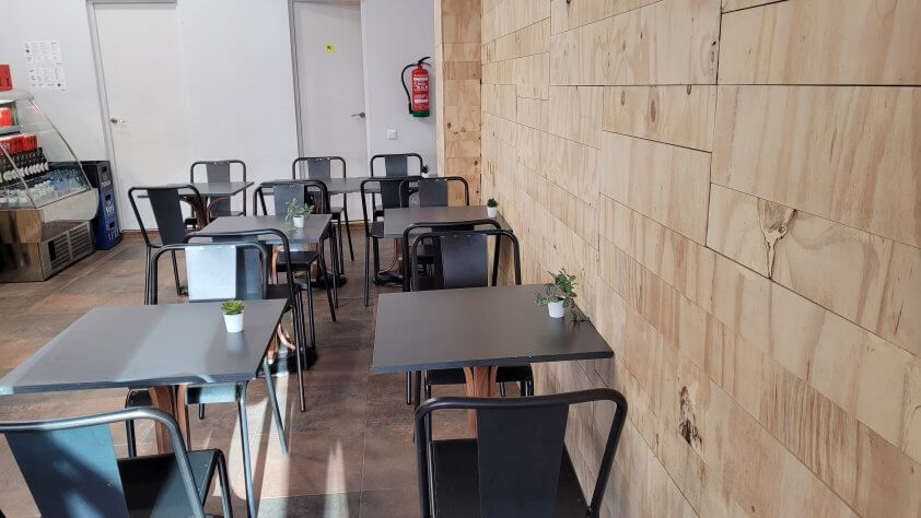 Traspaso Bar con Salida de Humos zona Oficinas 22@ de Barcelona Ref.9389FP