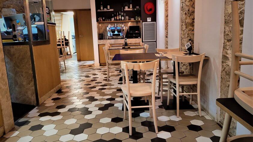Traspaso Bar-Restaurante cerca de Hospital Clínic en Barcelona Ref.9386FP