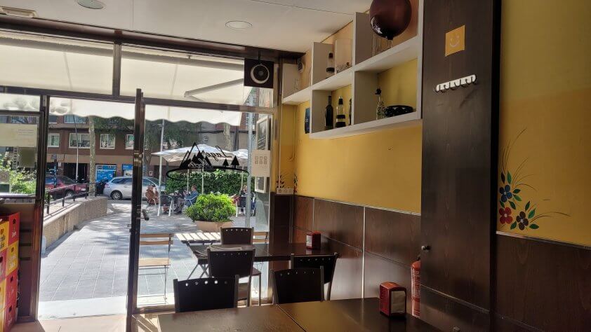 Traspaso Bar – Cafetería zona Les Corts, Sarrià en Barcelona Ref.9400FP