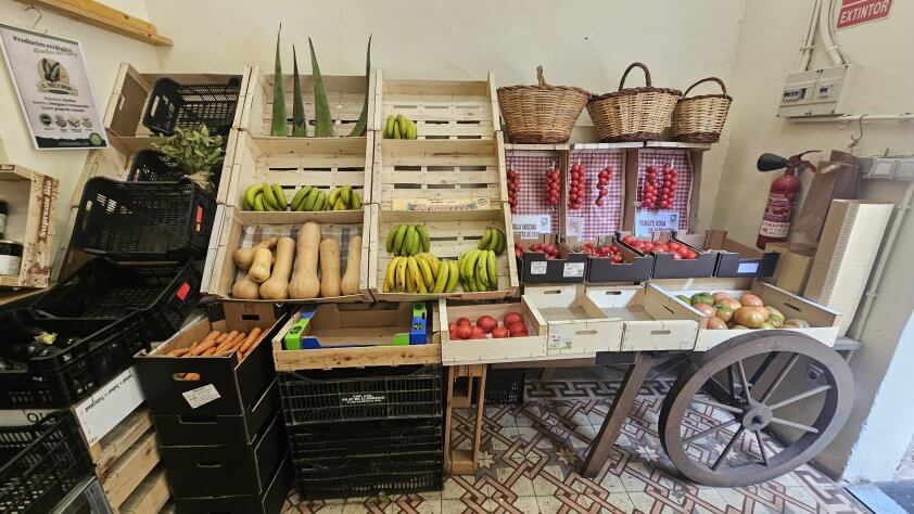 Traspaso Frutería en el barrio de Gracia en Barcelona Ref.9437FP