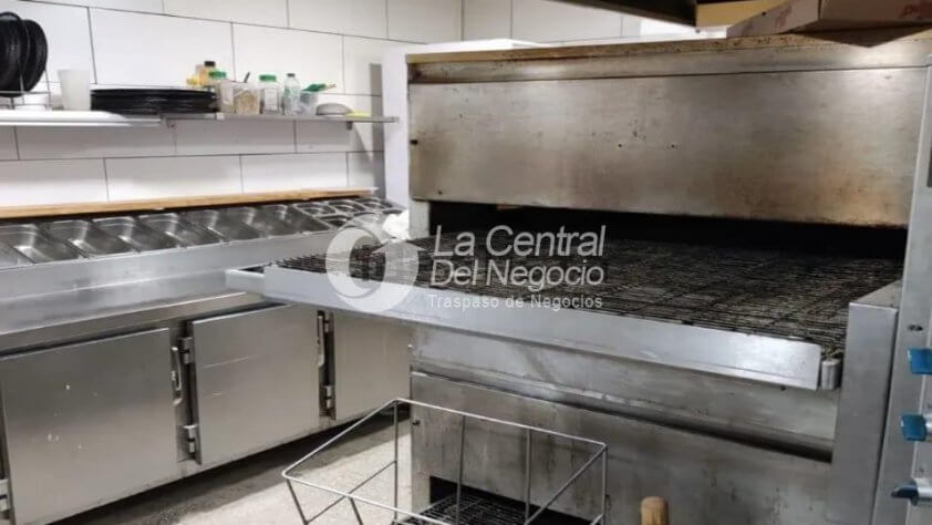 Traspaso Pizzería en zona Nou Barris en Barcelona Ref.GHT044