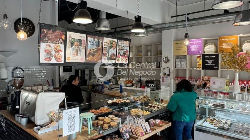 Traspaso Cafetería Esquinera en Viladecans Ref.AS017