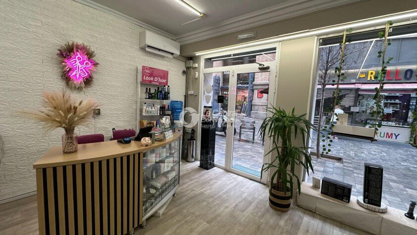 Traspaso Peluquería zona Sants en Barcelona Ref.9474FP