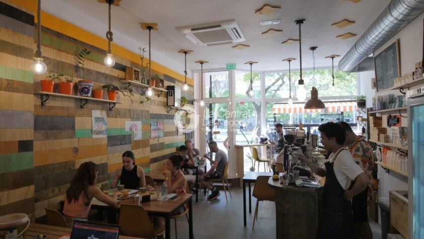 Traspaso Bar-Cafetería con salida de humos 22@ de Barcelona Ref.9486FP