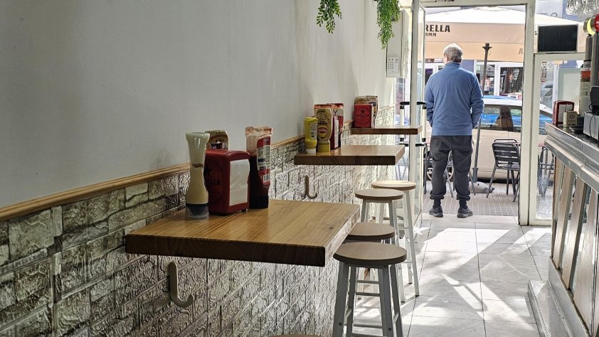 Traspaso Bar con Terraza en Santa Coloma de Gramanet Ref.9511FP